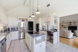 8135 Medinah Dr, Beaumont, TX 77707 - Photo 13
