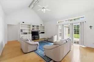 8135 Medinah Dr, Beaumont, TX 77707 - Photo 9