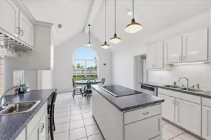 8135 Medinah Dr, Beaumont, TX 77707 - Photo 15
