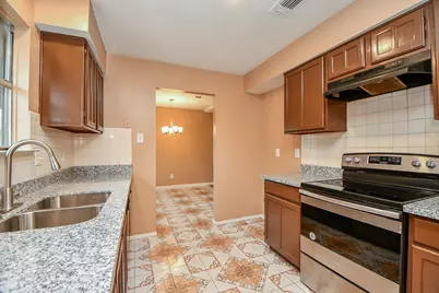 12011 Monument Valley Drive, Houston, TX 77067 - Photo 7