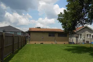 930 W 5th St, Port Arthur, TX 77640 - Photo 3
