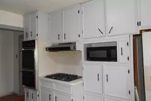 930 W 5th St, Port Arthur, TX 77640 - Photo 7