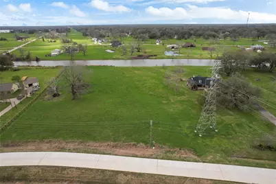 708 Winchester Trail, Angleton, TX 77515 - Photo 3