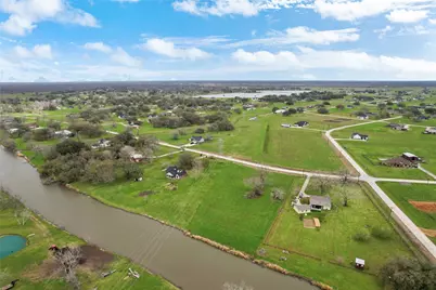 708 Winchester Trail, Angleton, TX 77515 - Photo 9
