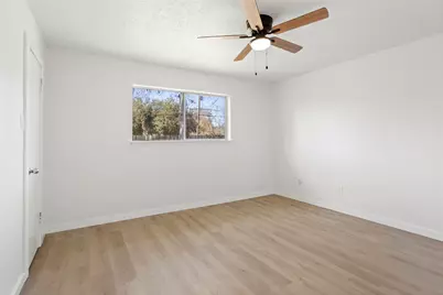 5330 Royal Oak Drive, Texas City, TX 77591 - Photo 11