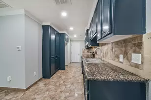 12812 Shannon Hills Dr, Houston, TX 77099 - Photo 11
