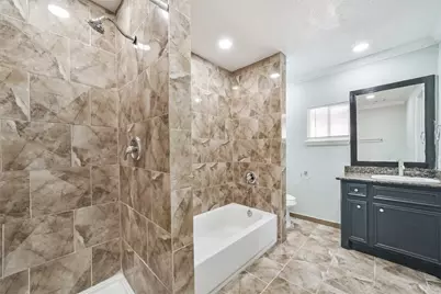 12812 Shannon Hills Drive, Houston, TX 77099 - Photo 21