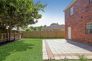 12818 Chamberlain Dr, Houston, TX 77077 - Photo 27