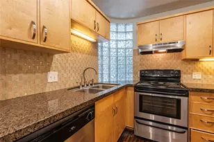 1413 Tremont St, Galveston, TX 77550 - Photo 19