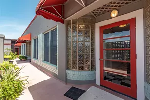 1413 Tremont St, Galveston, TX 77550 - Photo 25