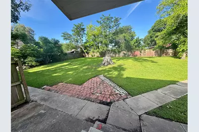 913 Fowlkes Street, Sealy, TX 77474 - Photo 13