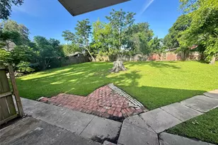 913 Fowlkes St, Sealy, TX 77474 - Photo 13