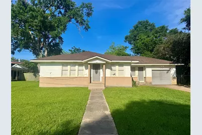 913 Fowlkes Street, Sealy, TX 77474 - Photo 1