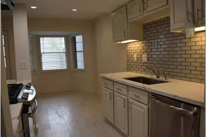 6501 Gambier Lane, Bellaire, TX 77401 - Photo 5
