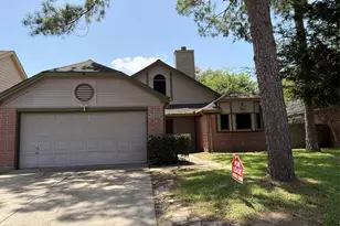 1026 St John Dr, Pearland, TX 77584 - Photo 1