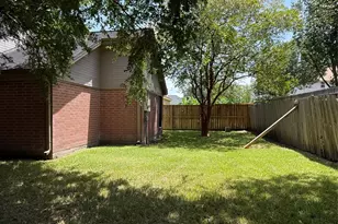 1026 St John Dr, Pearland, TX 77584 - Photo 13