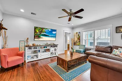 3807 Avenue R, Galveston, TX 77550 - Photo 9