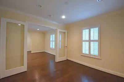 1007 Blue Willow Drive, Houston, TX 77042 - Photo 9