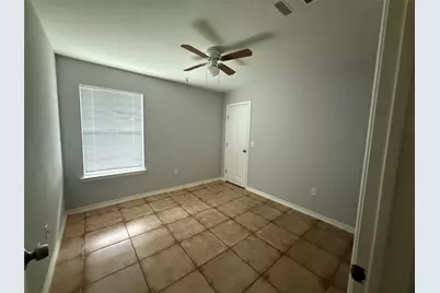 311 Kansas Street, Bacliff, TX 77518 - Photo 9