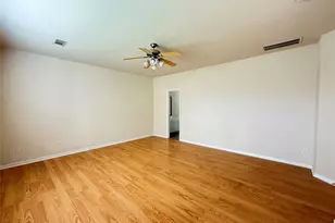 3118 Creek Bank Ln, Pearland, TX 77581 - Photo 11