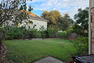 11015 Sporting Hill Ln, Sugar Land, TX 77498 - Photo 5