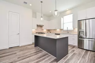 11119 Savannah Woods Ln, Houston, TX 77043 - Photo 11