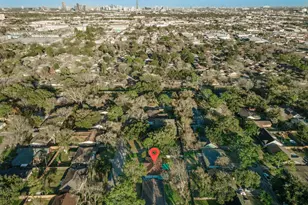 9515 Meadowglen Ln, Houston, TX 77063 - Photo 45