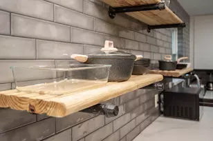 9515 Meadowglen Ln, Houston, TX 77063 - Photo 11