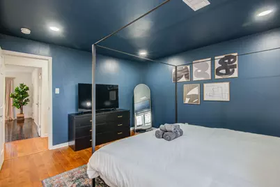 9515 Meadowglen Lane, Houston, TX 77063 - Photo 13