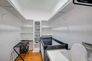 9515 Meadowglen Ln, Houston, TX 77063 - Photo 17