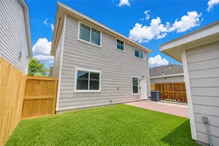 1714 Claremont Garden Cir, Houston, TX 77047 - Photo 9