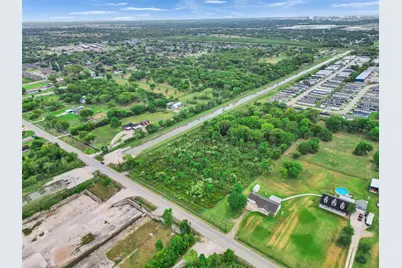 2020 E Wallisville Road, Highlands, TX 77562 - Photo 9