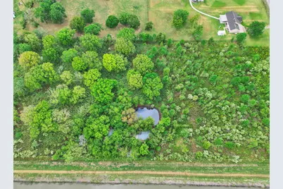 2020 E Wallisville Road, Highlands, TX 77562 - Photo 5