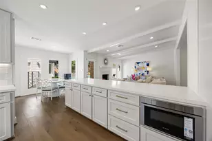 14426 Chadbourne Dr, Houston, TX 77079 - Photo 9