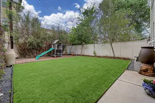 2027 Branard St, Houston, TX 77098 - Photo 23