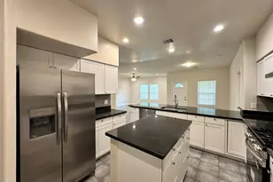304 Armstrong St, Houston, TX 77029 - Photo 3