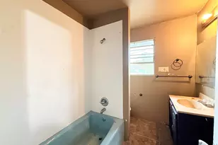 2806 Pearl St, Liverpool, TX 77577 - Photo 9