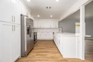 901 Bonita St, Bayou Vista, TX 77563 - Photo 5
