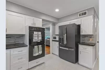 4119 Mischire Drive, Houston, TX 77025 - Photo 9