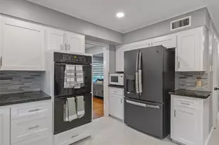 4119 Mischire Dr, Houston, TX 77025 - Photo 9