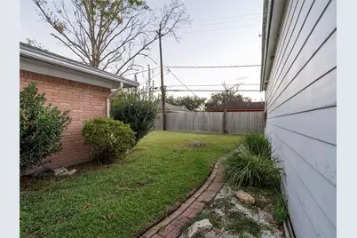 4119 Mischire Drive, Houston, TX 77025 - Photo 33