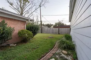 4119 Mischire Dr, Houston, TX 77025 - Photo 33