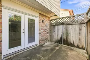10652 Hazelhurst Dr, Houston, TX 77043 - Photo 21