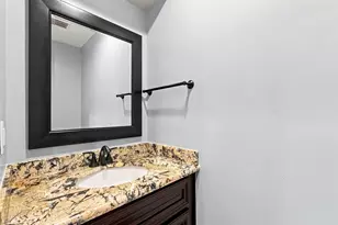 10652 Hazelhurst Dr, Houston, TX 77043 - Photo 5