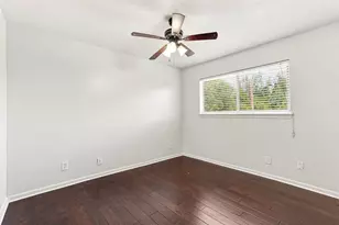 10652 Hazelhurst Dr, Houston, TX 77043 - Photo 15