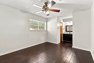 10652 Hazelhurst Dr, Houston, TX 77043 - Photo 17