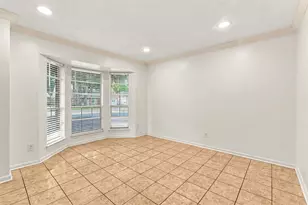 10652 Hazelhurst Dr, Houston, TX 77043 - Photo 3