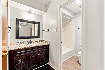 10652 Hazelhurst Drive #29, Houston, TX 77043 - Photo 19