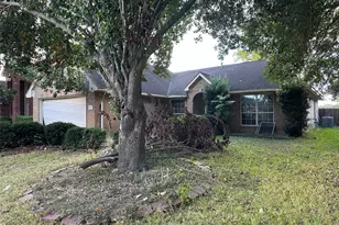 1310 Village Ct Blvd, Rosenberg, TX 77471 - Photo 3