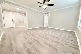 218 W 15th St, Houston, TX 77008 - Photo 3